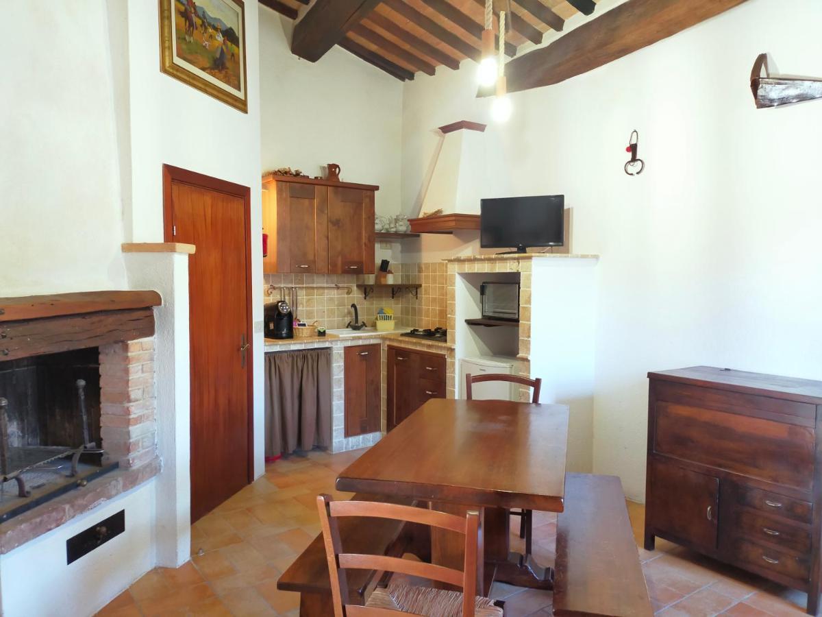 הוילה סרטאנו Il Borgo Del Lupo מראה חיצוני תמונה