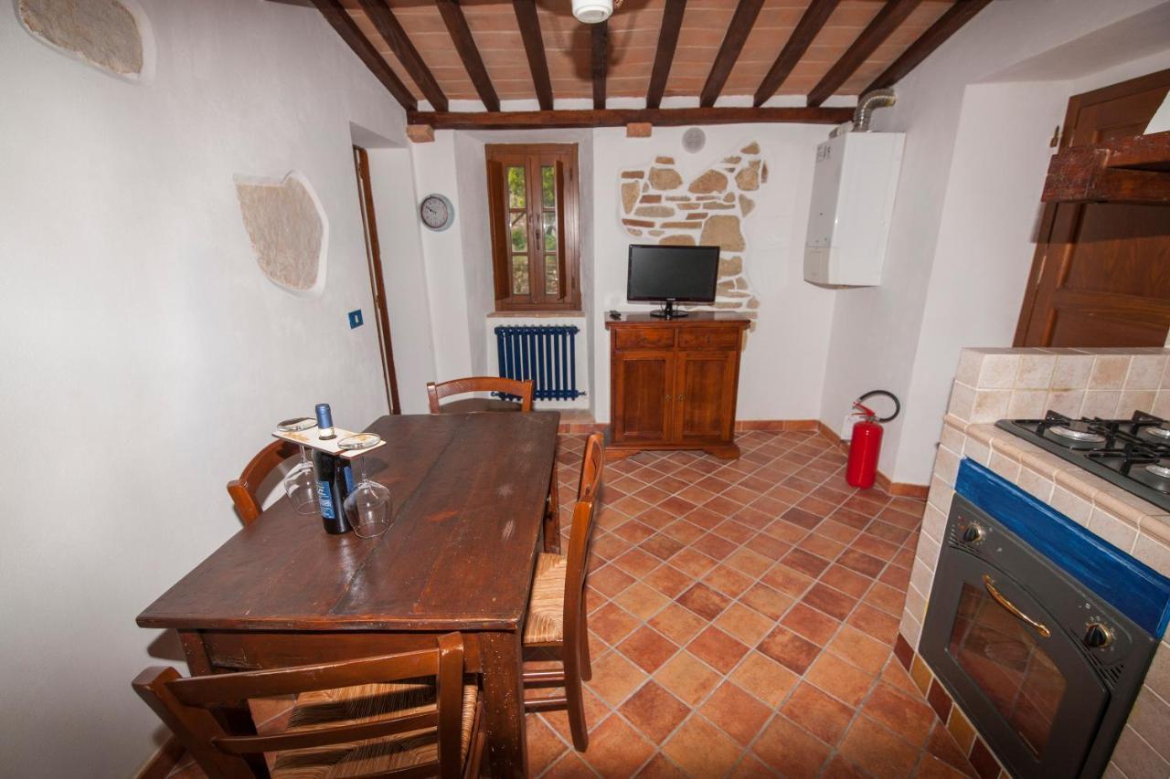 הוילה סרטאנו Il Borgo Del Lupo מראה חיצוני תמונה