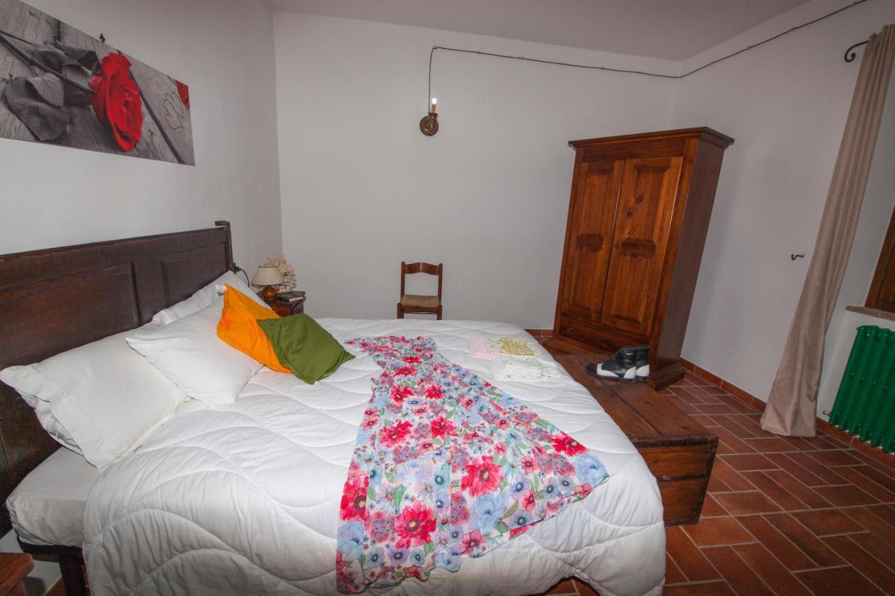 הוילה סרטאנו Il Borgo Del Lupo מראה חיצוני תמונה
