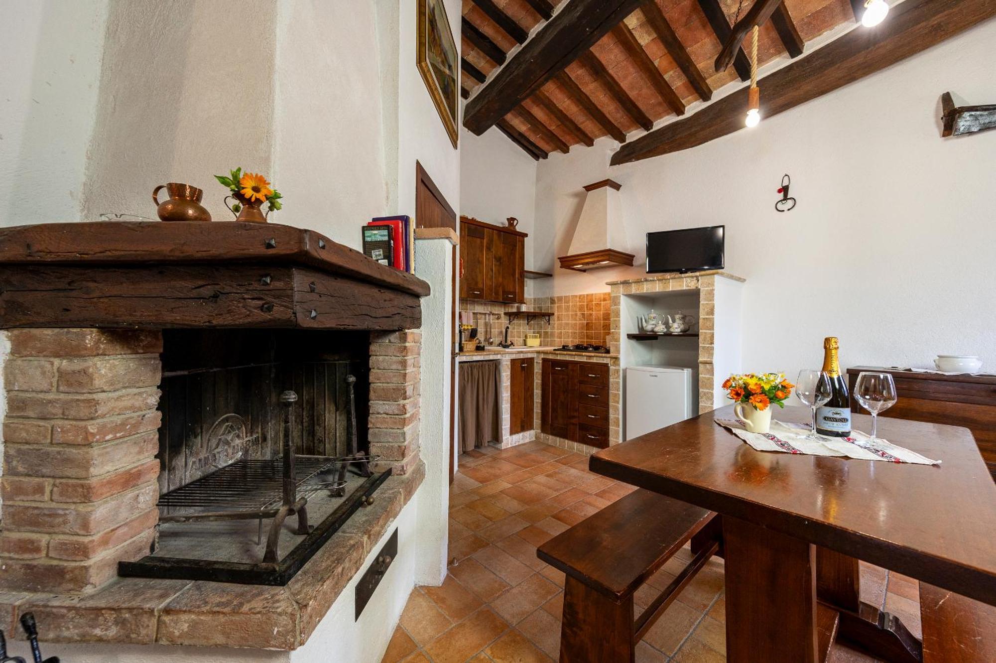 הוילה סרטאנו Il Borgo Del Lupo מראה חיצוני תמונה
